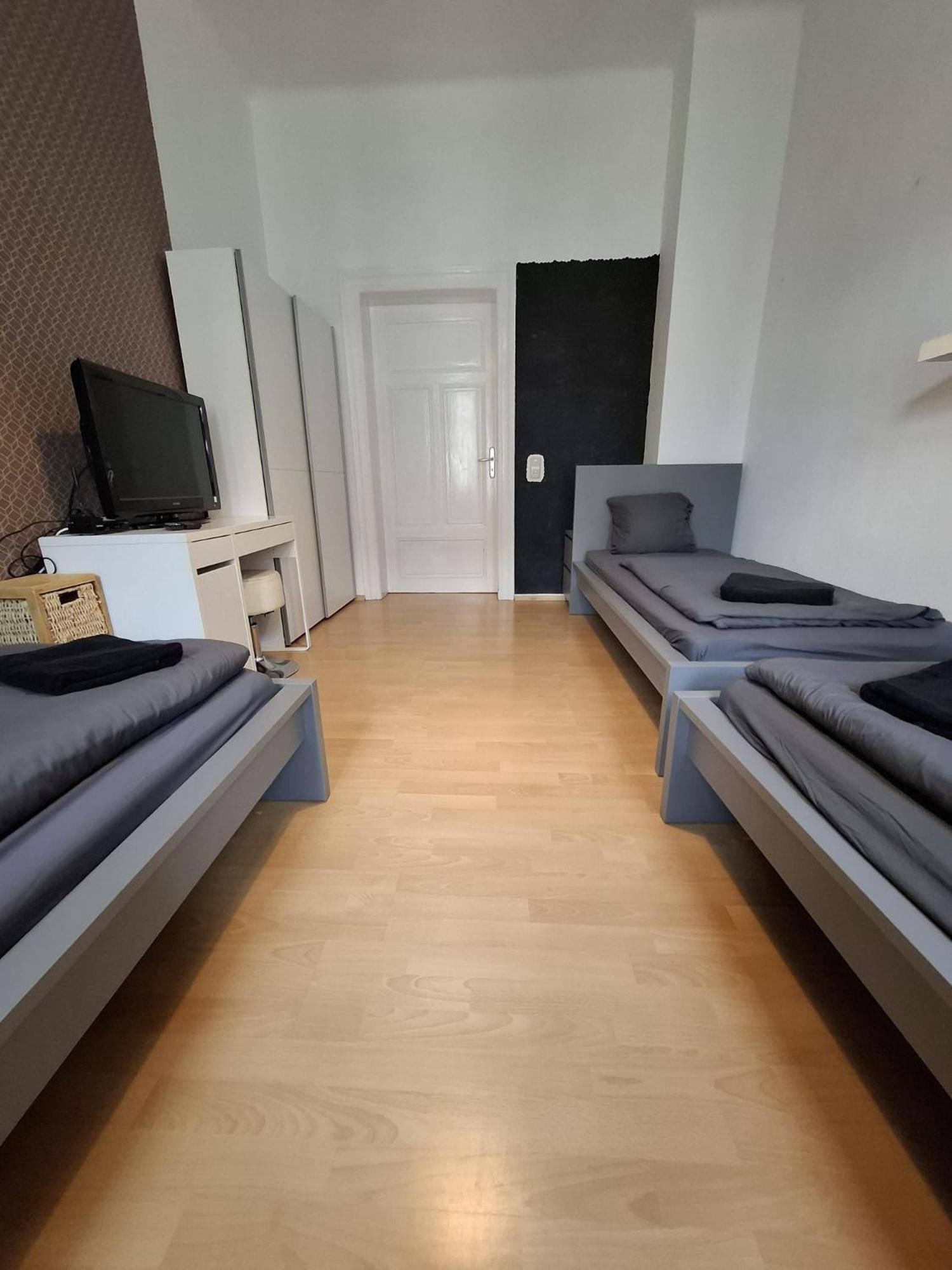Ferienwohnung Altbau-Schmuckstück an der Karli mit riesigem Balkon Leipzig Exterior foto